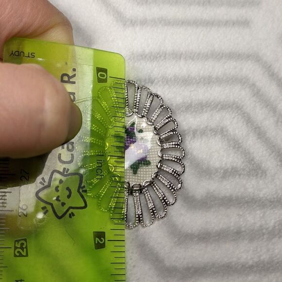 VINTAGE Petit point pansy crochet brooch - Picture 4 of 5